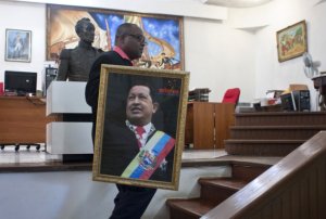 Embajada venezolana en Madrid denunció presunta campaña de El País contra Chávez