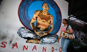 The Guardian: Allanan casas de tuiteros que hablan sobre la salud de Chávez