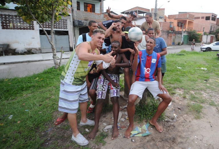 Jóvenes de favelas de Río se juegan el sueño de ser astros del fútbol (Fotos)