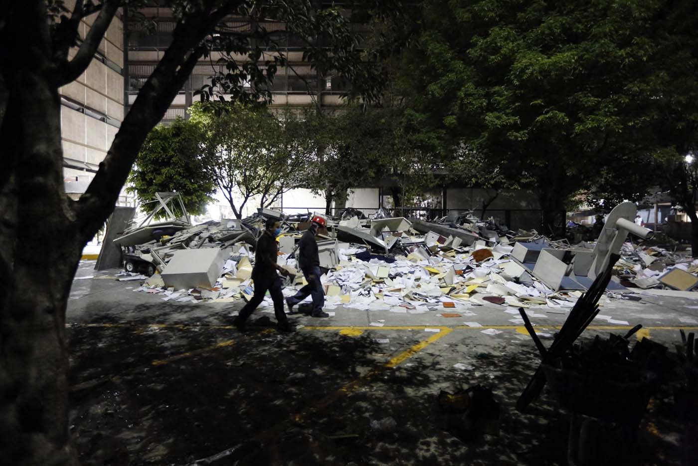 Explosión en Pemex dejó 32 muertos y 121 heridos (Fotos)