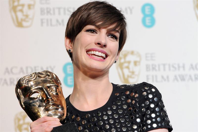 Anne Hathaway gana el Bafta por “Les Misérables”