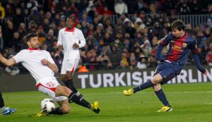 Messi salvó al Barcelona de un empate ante el Sevilla