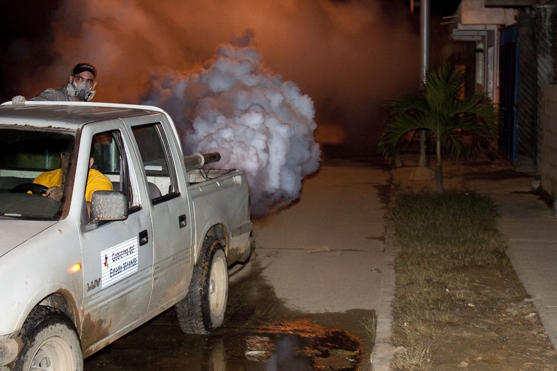 Gobierno de Miranda realiza jornadas de fumigación para evitar dengue