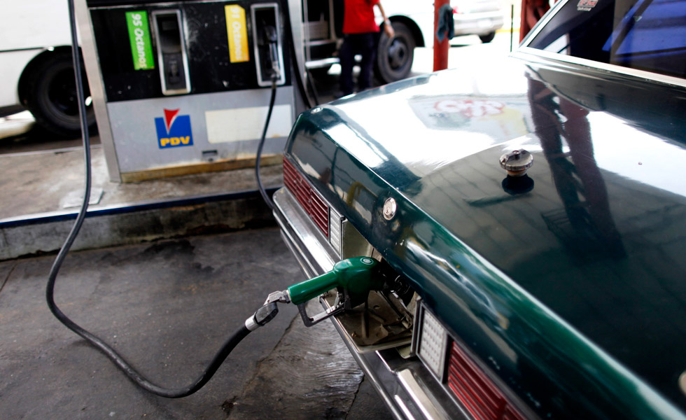 Déficit de gasolina en el país alcanza los 70 mil barriles diarios