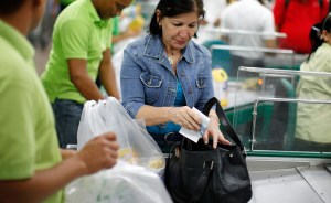 Diez años de controles aceleró la inflación de alimentos