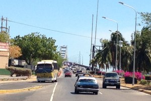 Así está el flujo vehicular en el puente sobre el Lago de Maracaibo (foto)