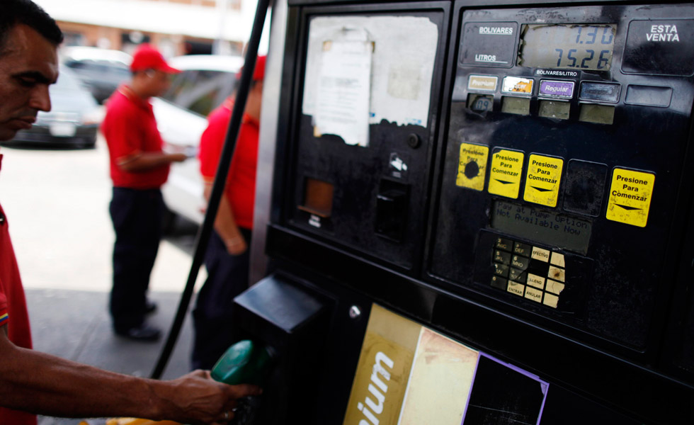 ABC: Venezuela se arruina por tener la gasolina más barata del mundo