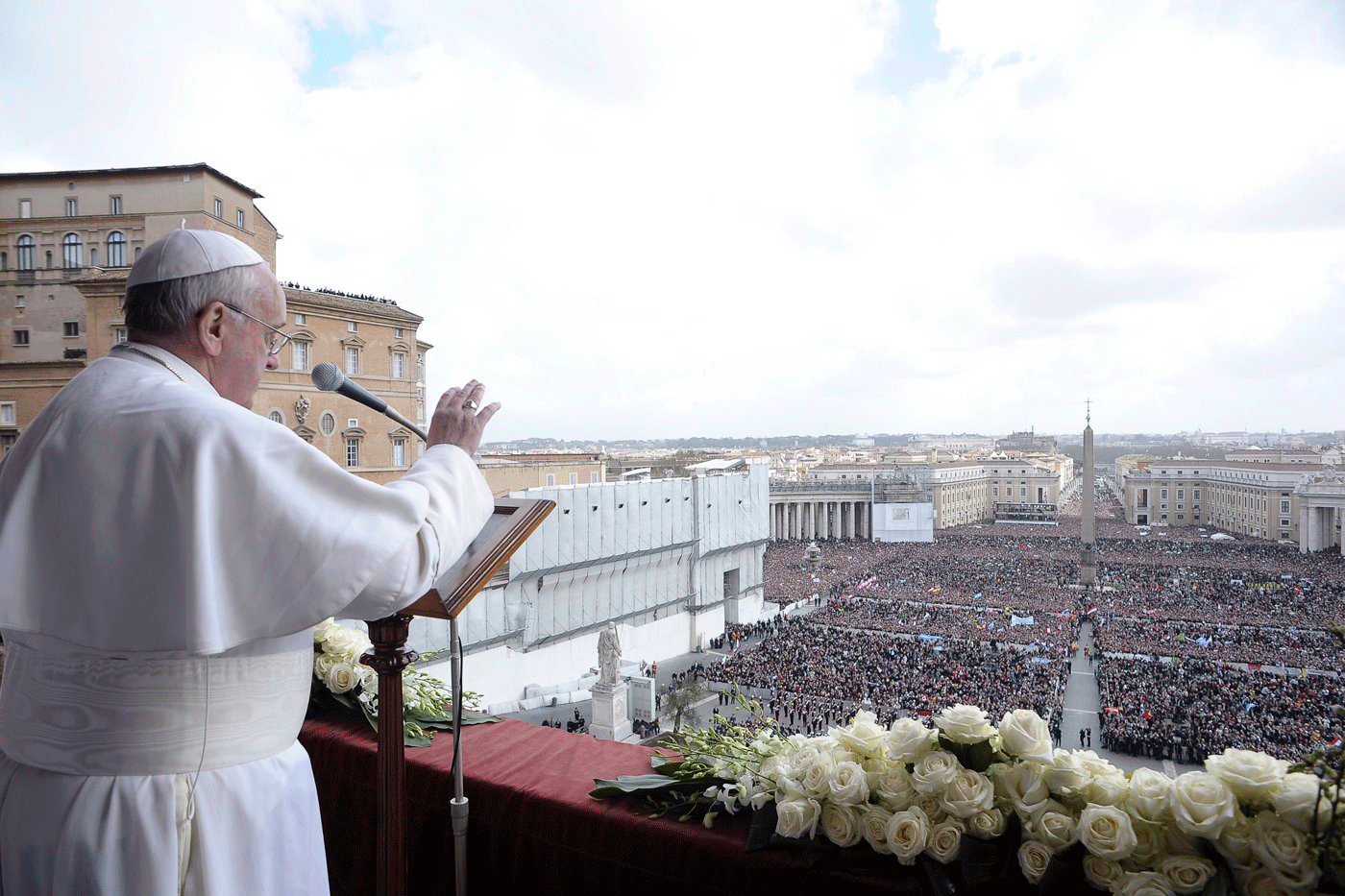 El papa Francisco sólo felicitó la Pascua en italiano