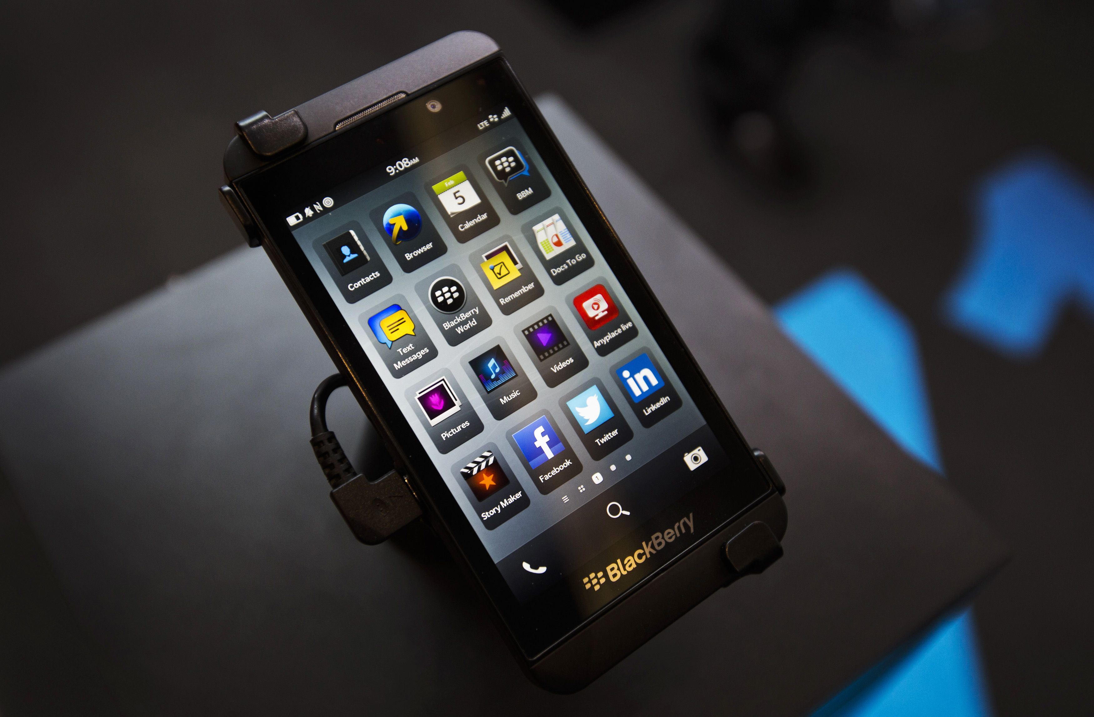 Blackberry supera expectativas y reporta ventas de un millón de nuevos teléfono Z10