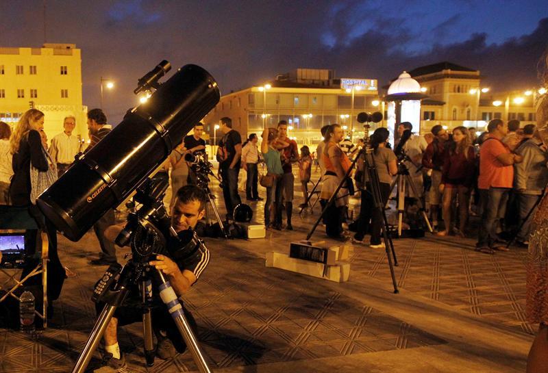 México logró récord Guinness con 2.978 telescopios enfocados hacia La Luna