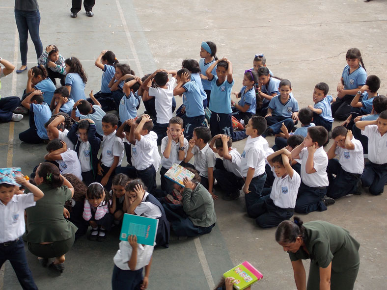 Continúan simulacros de prevención de riesgo en escuelas de Maracaibo