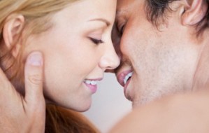 Los secretos para conseguir un beso de cada signo