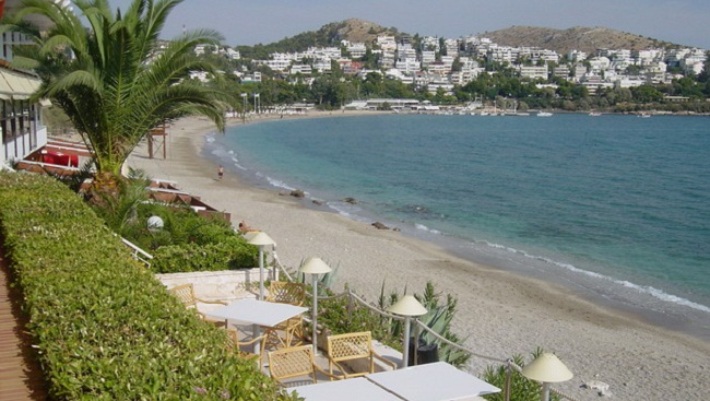 Desalojan playa en Atenas tras encontrar proyectil de la II Guerra Mundial