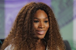Serena Williams pide disculpas a Sharapova