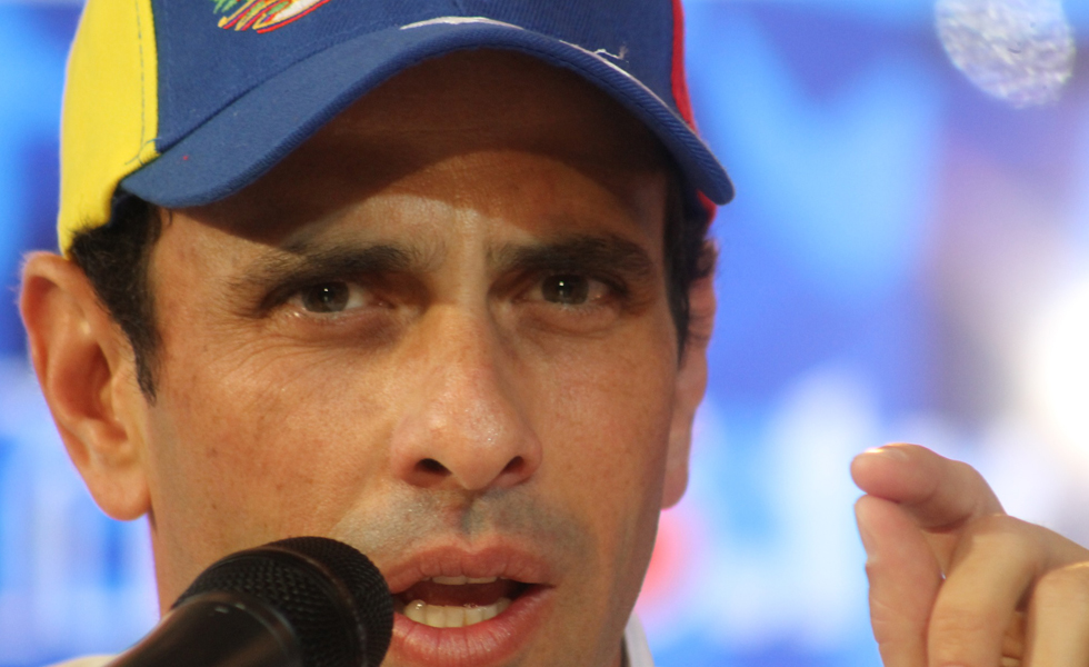 Capriles: Me están amenazando pero jamás me voy a rendir