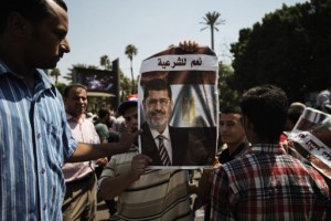 Miles de partidarios de Mursi se manifiestan en Egipto