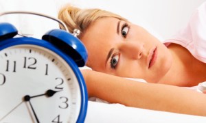 Estudio confirma que deberíamos dormir más y comenzar a trabajar más tarde