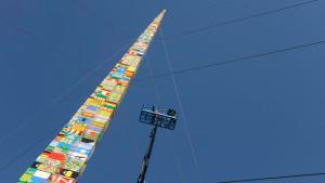 Estudiantes de Delaware crean la torre más grande de Lego