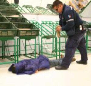 ¿Patria querida? Muere aplastado en un Bicentenario intentando comprar leche (Dios mío)