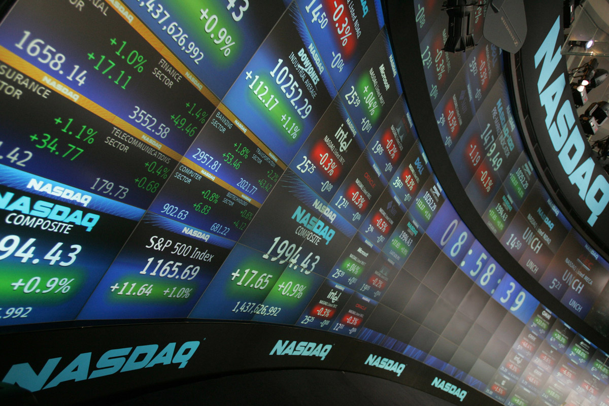 Wall Street: Nasdaq reanuda corretaje tras problema técnico