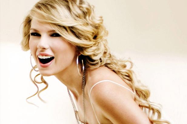 Taylor Swift se rompió un diente en pleno concierto