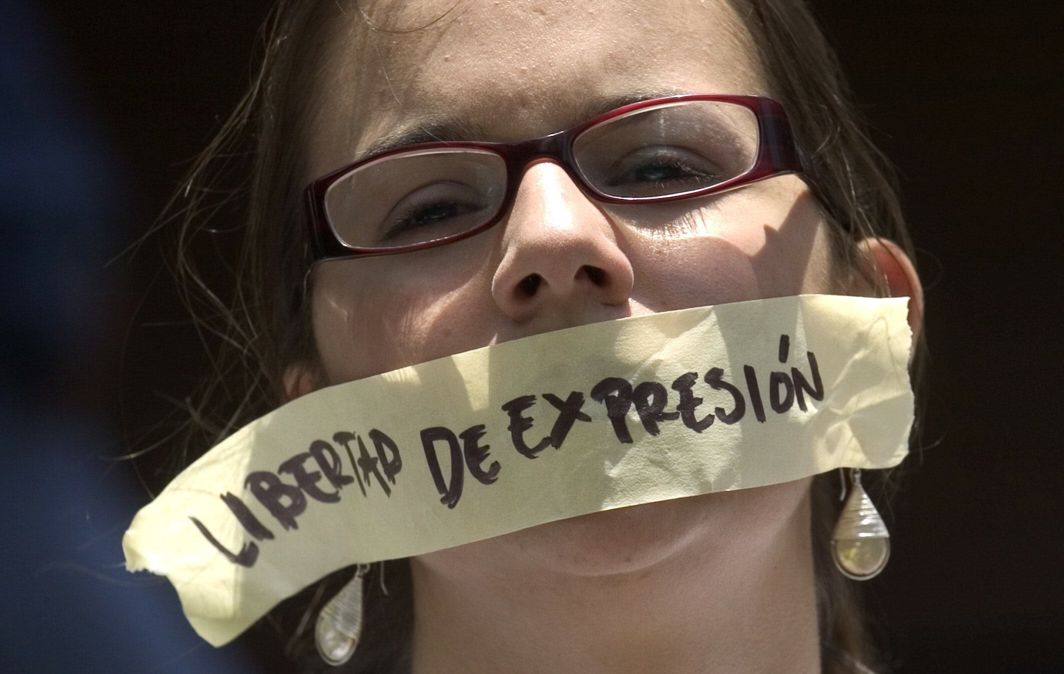Catalina Botero: Incorporar garantías que eviten sanciones del Gobierno a medios que los critican