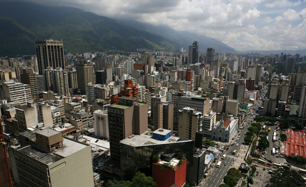 Venezolanos necesitan 1594 salarios mínimos para comprar vivienda