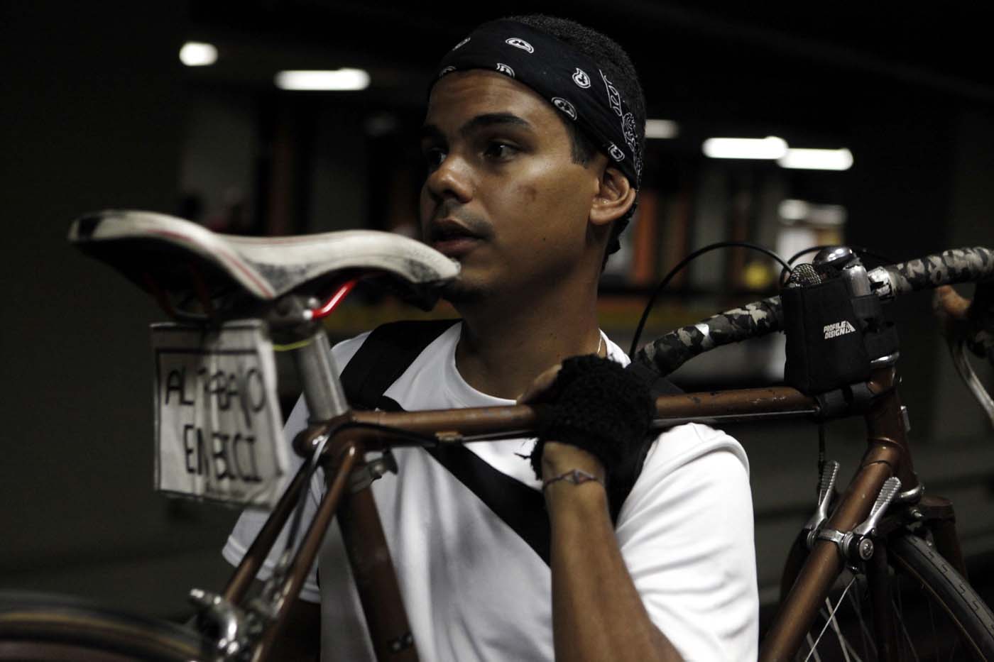 Así se montaron las bicicletas en el Metro (Fotos)