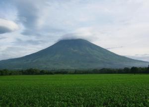 El Salvador en alerta por erupción de volcán Chaparrastique