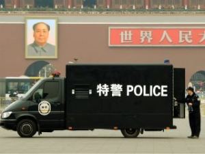Seguridad china mata a ocho asaltantes en “ataque” contra comisaría en Xinjiang