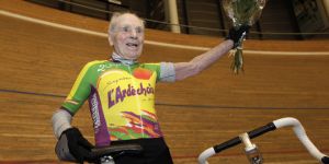 Un francés de 102 años bate el récord de la hora