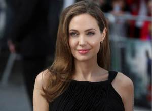 Exniñera de Angelina Jolie habla sobre la complicada infancia de la actriz