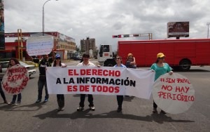 Periodistas guayaneses protestaron por escasez de papel periódico (Fotos)