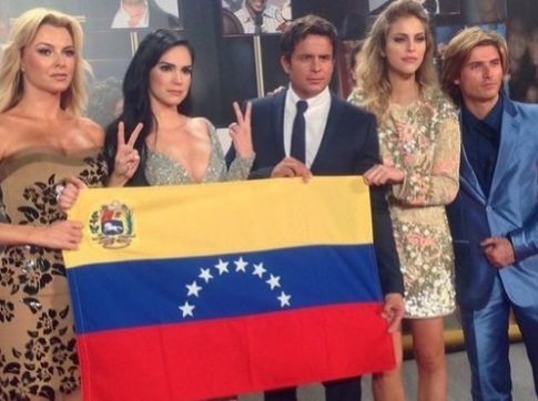 La situación en Venezuela, presente en la memoria de las estrellas latinas (Fotos y Video)
