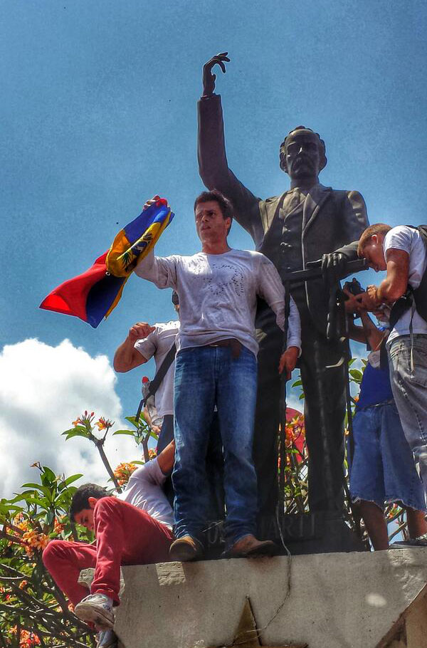 Suspenden vuelo donde viajaría Leopoldo López a Táchira
