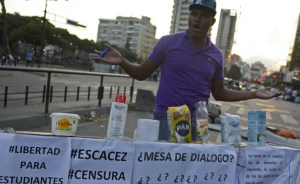 Así protesta un venezolano por la escasez (Foto)