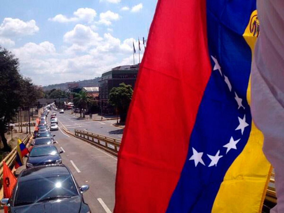 Caravana recorrió Caracas en rechazo a la represión