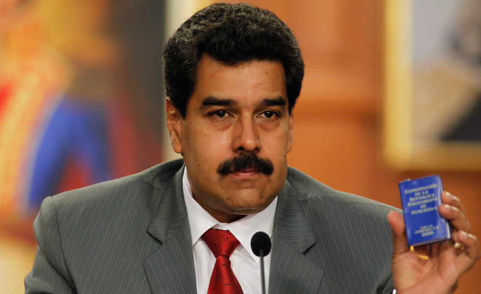 El Nuevo Herald: Maduro considera toque de queda, suspender garantías y sacar al Ejército