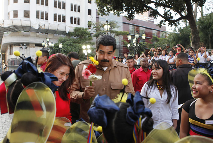 Maduro desalojará la Plaza Altamira con la fuerza pública y quiere diálogo con EEUU