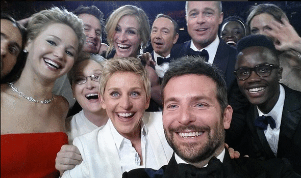 Samsung dona 3 millones por los retuits del selfie de los Óscar