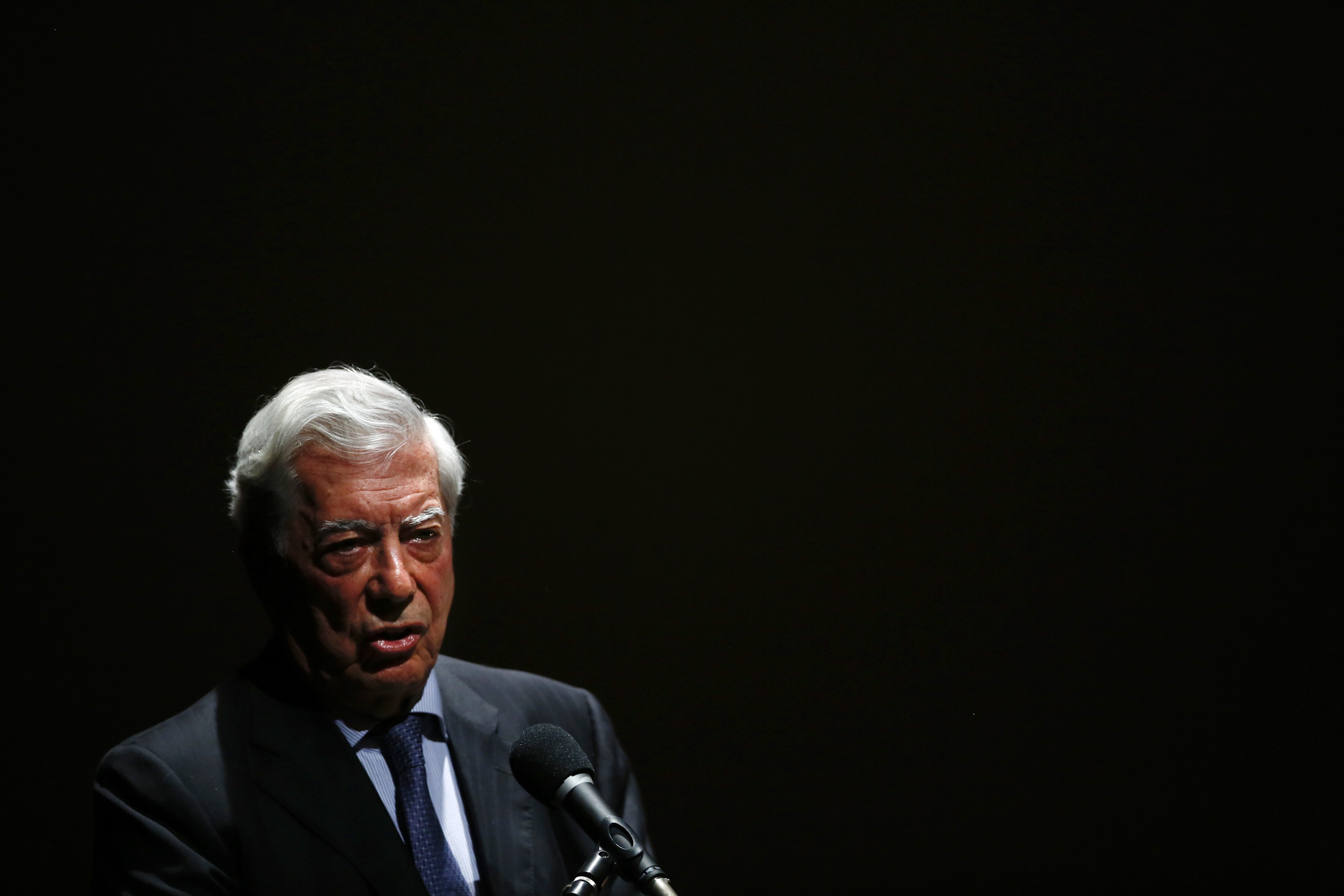 Mario Vargas Llosa dice que Venezuela y Cuba son desviaciones del mundo occidental