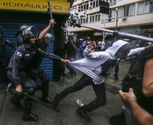 Copacabana registra nuevos incidentes en protesta por muerte de un bailarín
