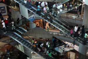 En riesgo 586 mil empleos en centros comerciales del país