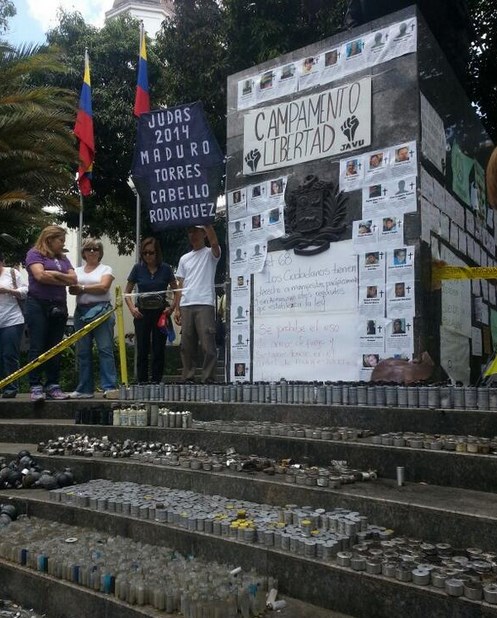 Colección de perdigones y bombas lacrimógenas en Chacao (Fotos)