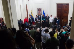 Canciller ecuatoriano anuncia “avances” para reanudar diálogo