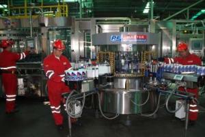 Pdvsa firma acuerdo para incrementar producción de lubricantes