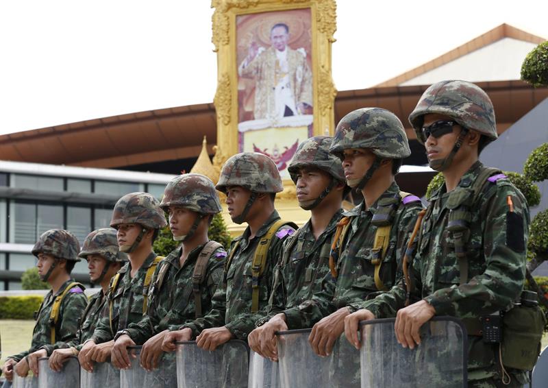 Rige la ley marcial en Tailandia