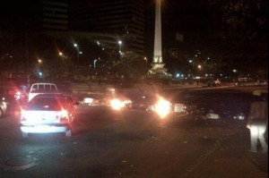 Reaparecen las barricadas en Altamira #27M (Fotos)