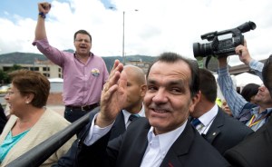 Opositor Zuluaga y Juan Manuel Santos disputarán presidencia de Colombia en segunda vuelta