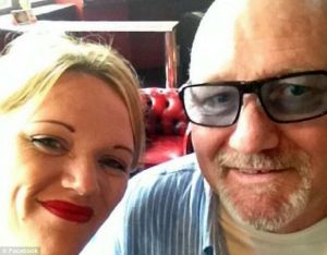 Padre e hija separados por más de 30 años se reencuentran por Facebook